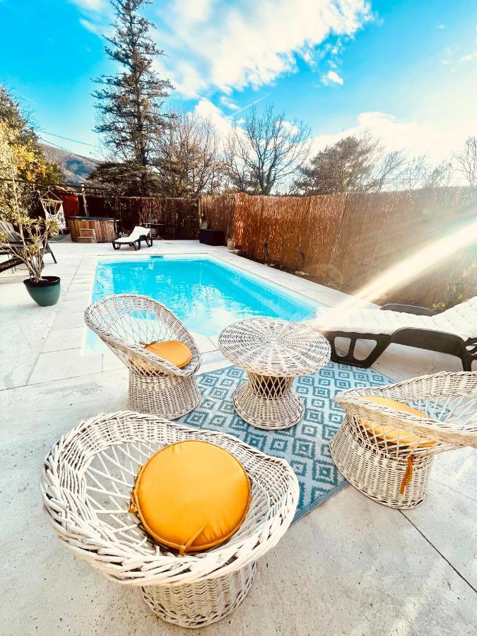 Vila Cabanon Aloe Avec Piscine Chauffee & Bain Nordique Veaux Exteriér fotografie